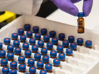 Laboratory testing with analysers